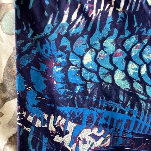 Liquido cropped leggings, size medium - Picture 3 of 3